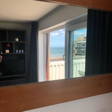 Sea-senses Com/blue Moon