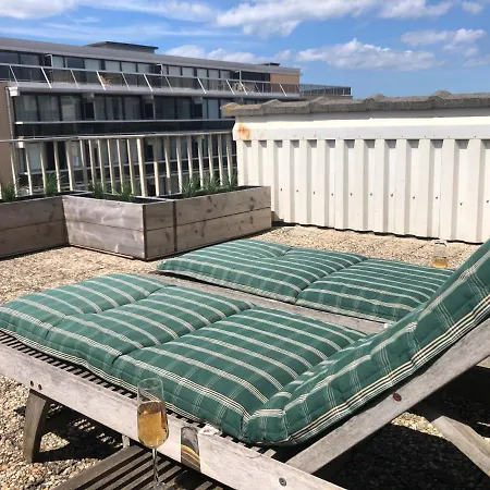 Sea-senses Com/blue Moon